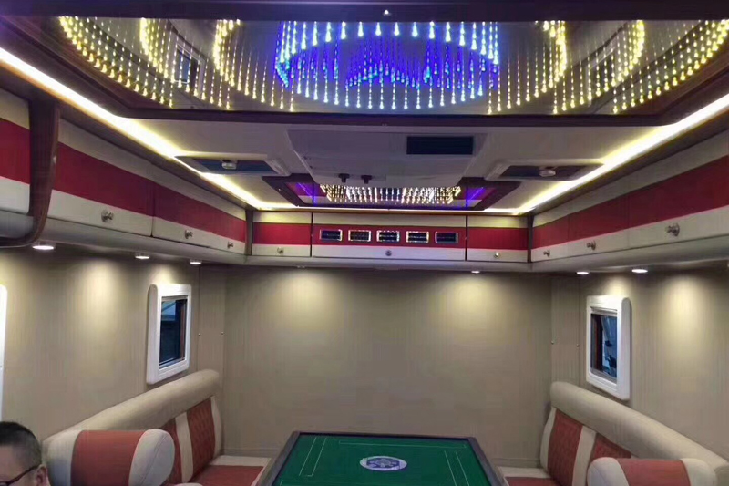 给大家推荐一款平头凌河房车