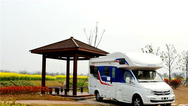 房车内部不是床位越多越好，一家4口出行足以