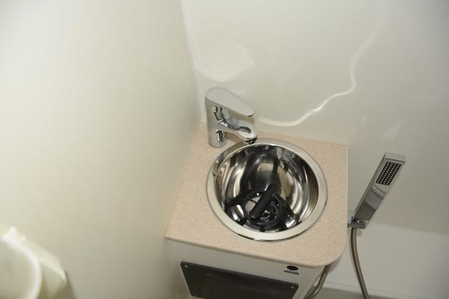 经典全顺底盘B型房车 蓝色主题色、后置上下铺