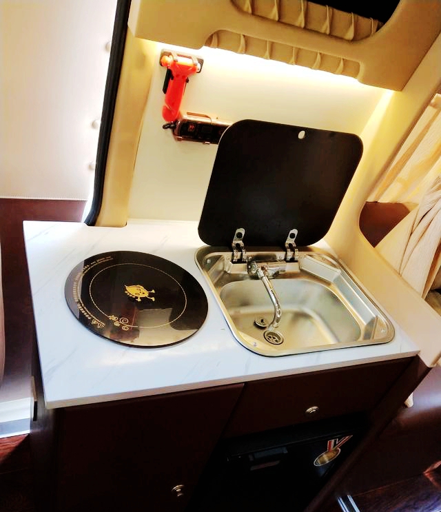 大通B型房车可睡6人 现优惠促销 车友福利!