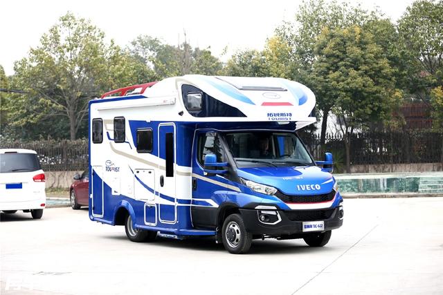 同样是双拓展房车，贵有贵的道理