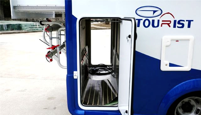 同样是双拓展房车，贵有贵的道理