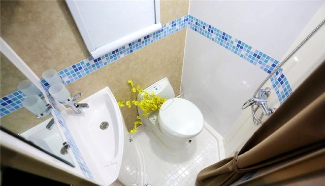 同样是双拓展房车，贵有贵的道理