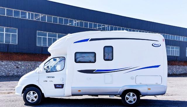 上汽大通房车 进口上装C型房车