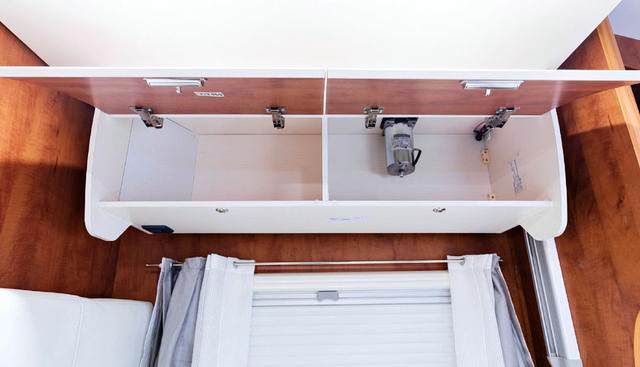 上汽大通房车 进口上装C型房车