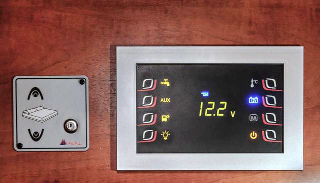 上汽大通房车 进口上装C型房车