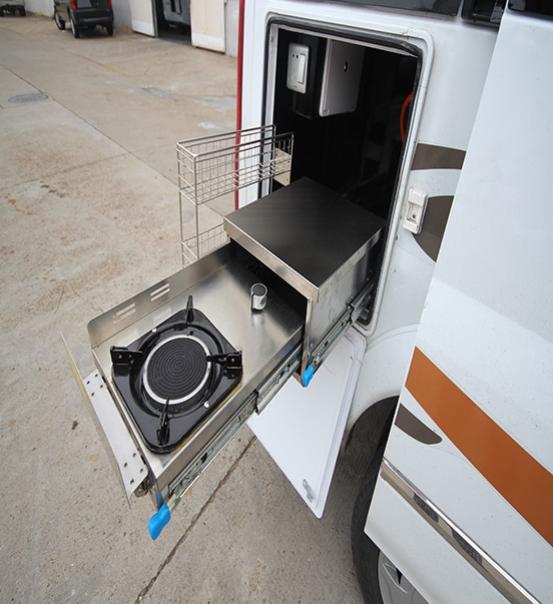 江铃新推出2018款PLUS全顺商旅房车