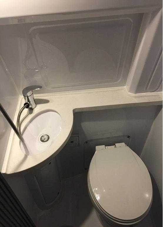 江铃新推出2018款PLUS全顺商旅房车