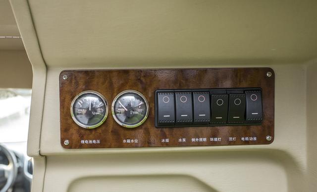 "限高" 不存在的！我可是升降顶，全时四驱房车