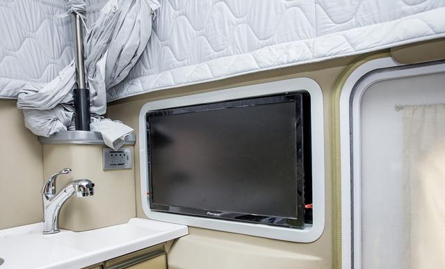 "限高" 不存在的！我可是升降顶，全时四驱房车