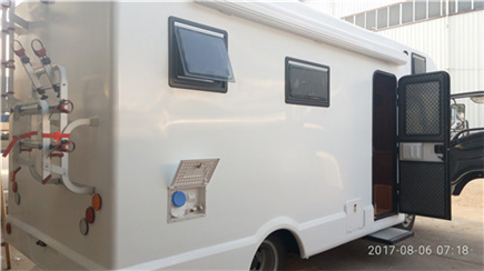 一汽凌河C型房车