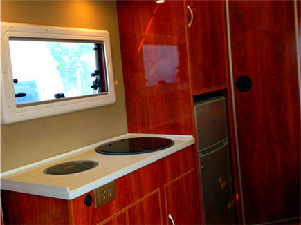 一汽凌河C型房车