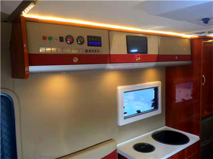 一汽凌河C型房车