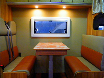 一汽凌河C型房车