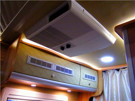 一汽凌河C型房车