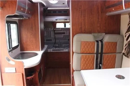 一汽凌河C型房车