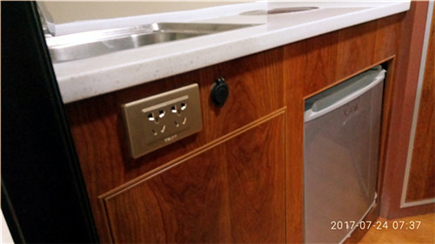 江铃骐铃T7皮卡房车