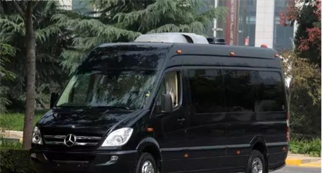 呵呵!羡慕开房车旅行，那是你没有倒过垃圾