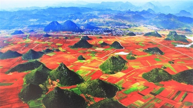 云南罗平航空房车露营地 体验欧美房车露营生活方式