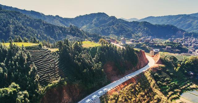 理想的旅行方式 开着房车去体验侗族人家的生活