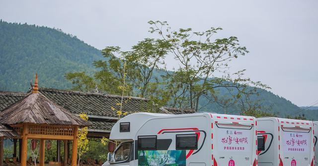 理想的旅行方式 开着房车去体验侗族人家的生活