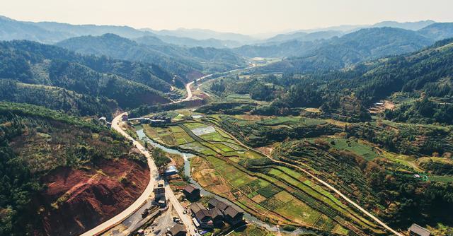 理想的旅行方式 开着房车去体验侗族人家的生活