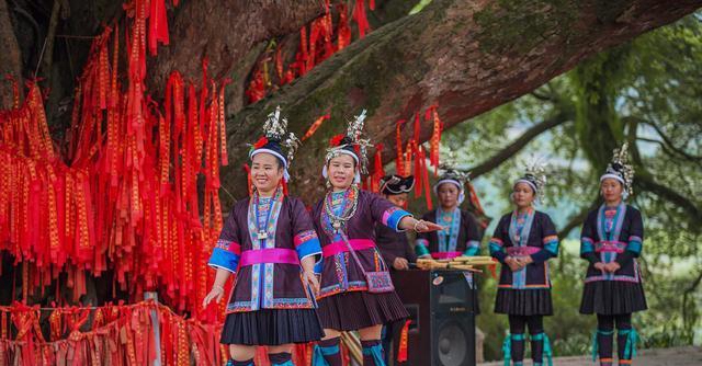 理想的旅行方式 开着房车去体验侗族人家的生活