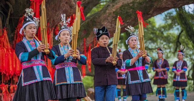 理想的旅行方式 开着房车去体验侗族人家的生活