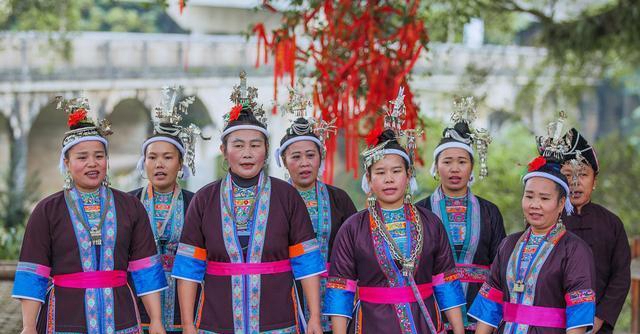 理想的旅行方式 开着房车去体验侗族人家的生活