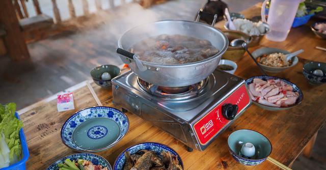 理想的旅行方式 开着房车去体验侗族人家的生活