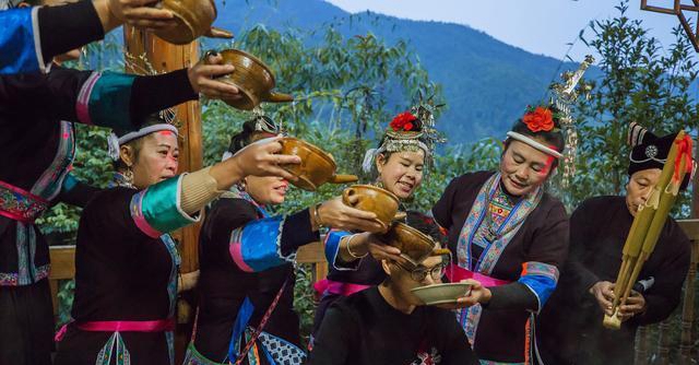 理想的旅行方式 开着房车去体验侗族人家的生活