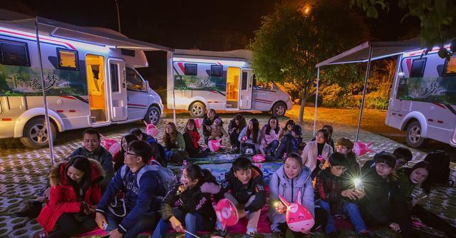 理想的旅行方式 开着房车去体验侗族人家的生活