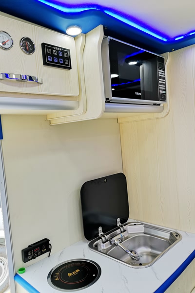 有父母，有房车的地方就是家