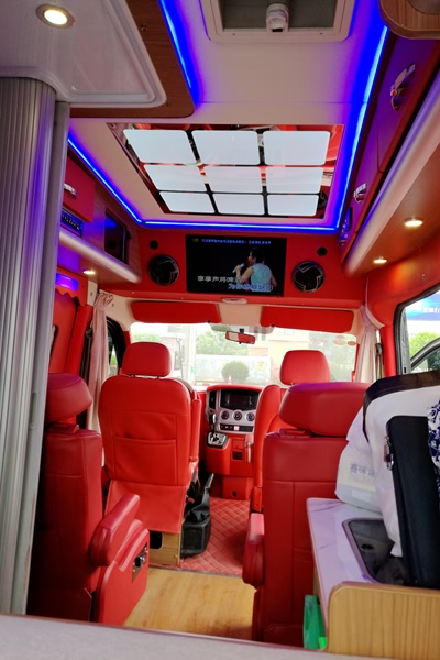 坐火车，坐飞机，你OUT了，有房车更安逸