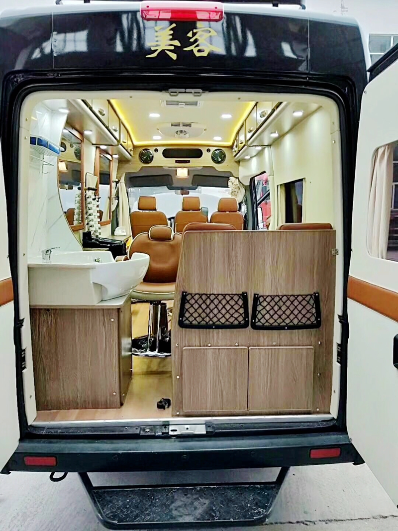 喜讯！喜讯！恭喜重庆王总喜提东风御风私人订制移动理发房车一台