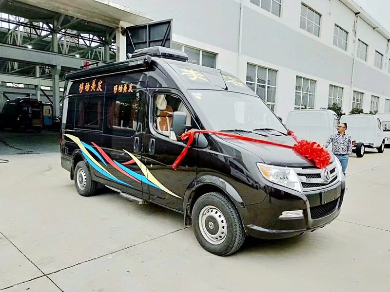 喜讯！喜讯！恭喜重庆王总喜提东风御风私人订制移动理发房车一台