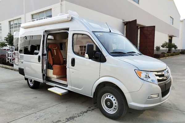 十一黄金假期，有房车快乐相伴