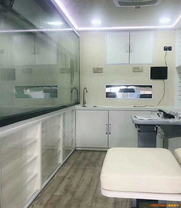 流动眼镜验光房车还你眼前一片明亮