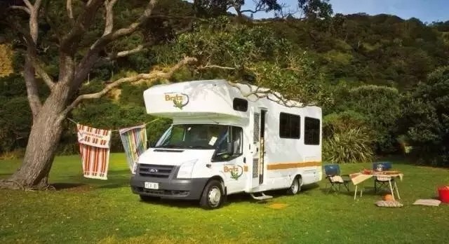 金色晚年时光，有你和房车陪伴