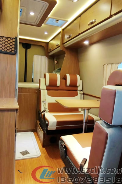 羡煞旁人!退休老夫妻的房车生活