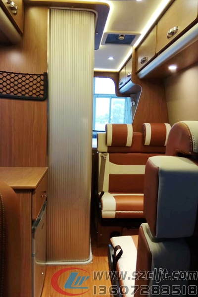 羡煞旁人!退休老夫妻的房车生活