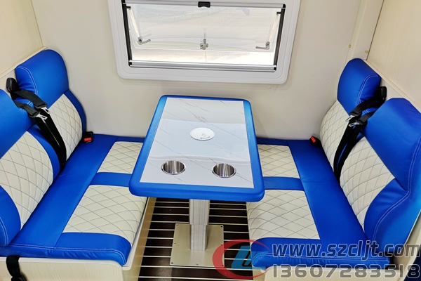 孝顺小伙子爆改房车，带着乡下父母游遍半个中国