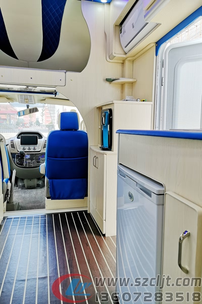 孝顺小伙子爆改房车，带着乡下父母游遍半个中国