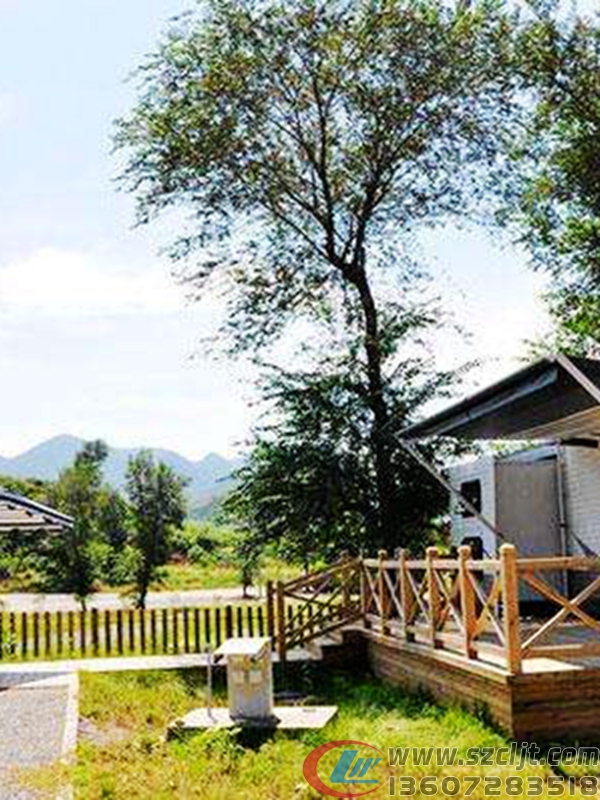 花甲之年的大叔要用木头造“房车”